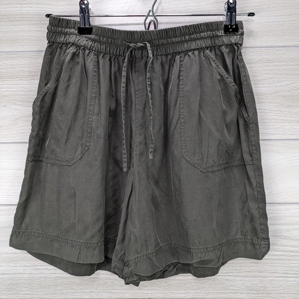 Boden Olive Talia Shorts